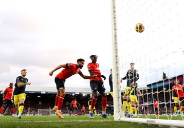 video Highlight : Luton 1 - 0 Newcastle (Ngoại hạng Anh)